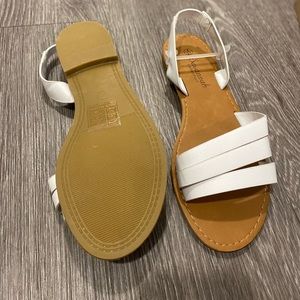 NWT Boohoo sandals